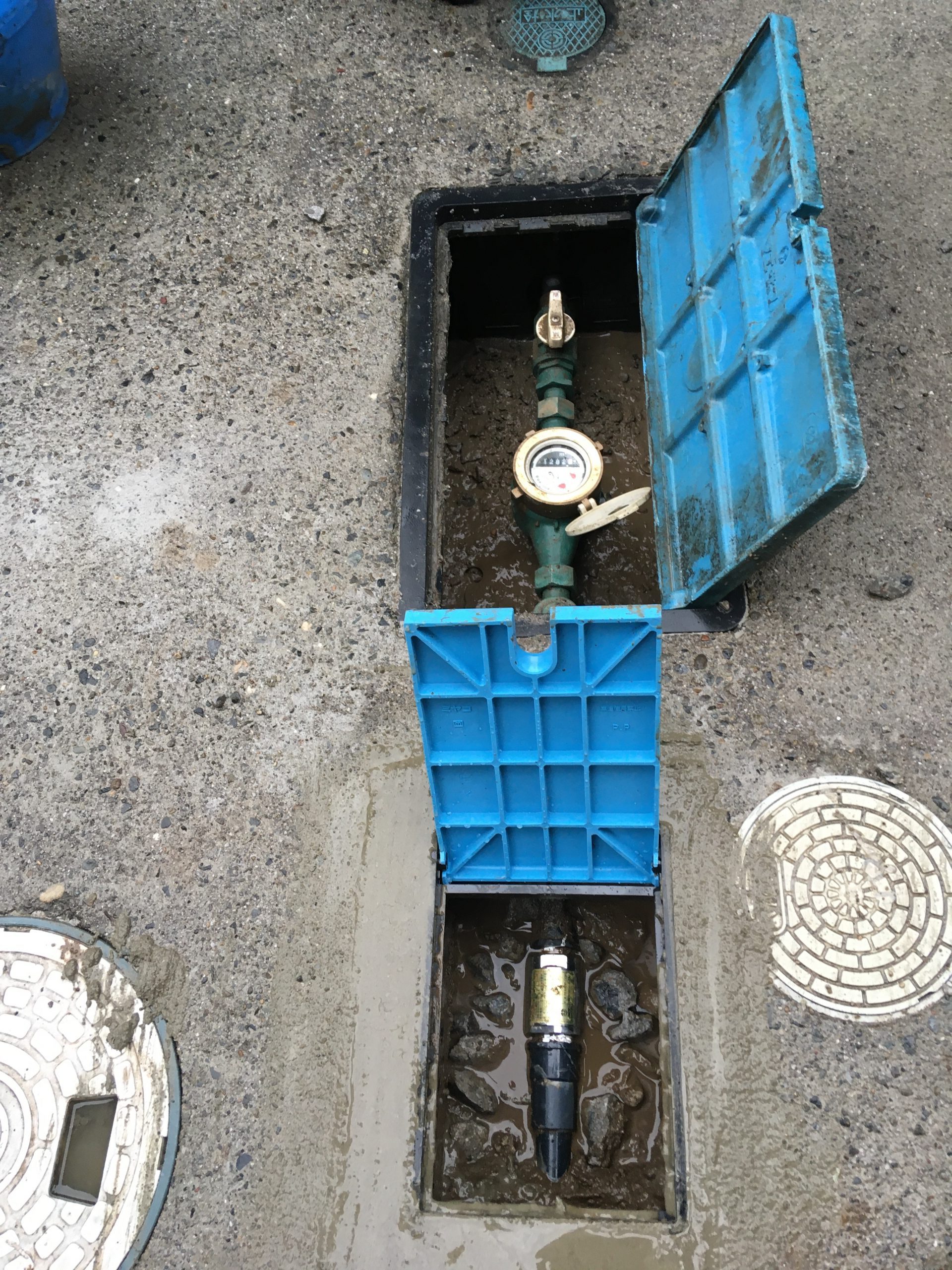水道メーターとUFBDUALを設置した水道配管