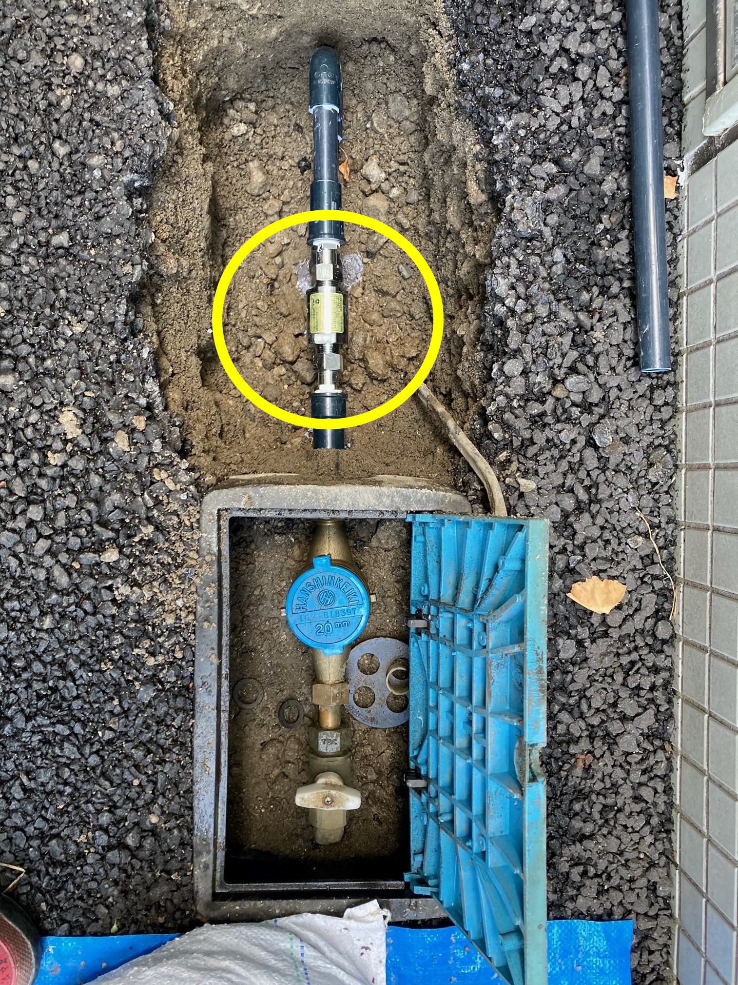 UFB DUALが設置された水道配管